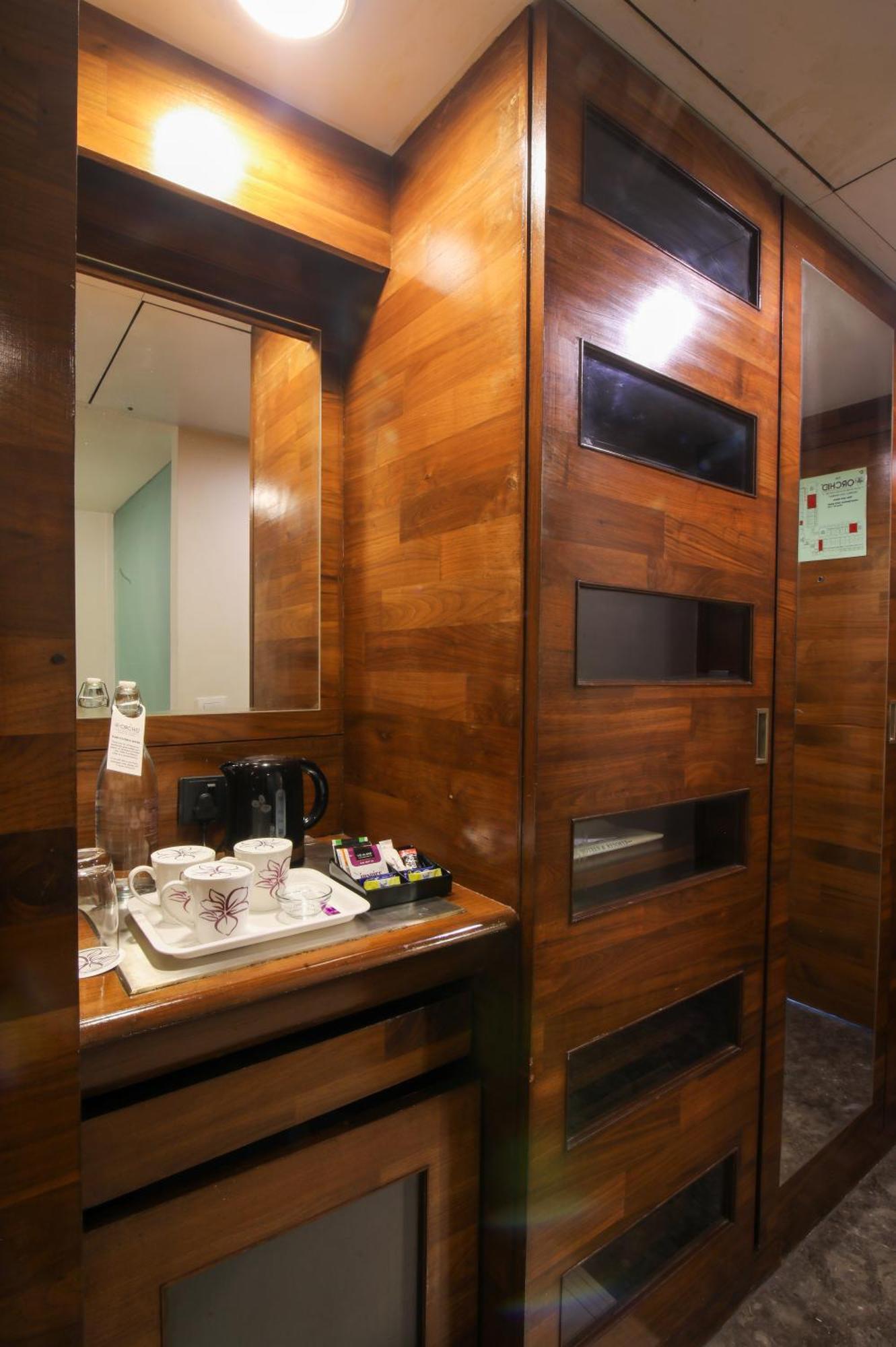 The Orchid Hotel Hinjewadi Pune Bagian luar foto