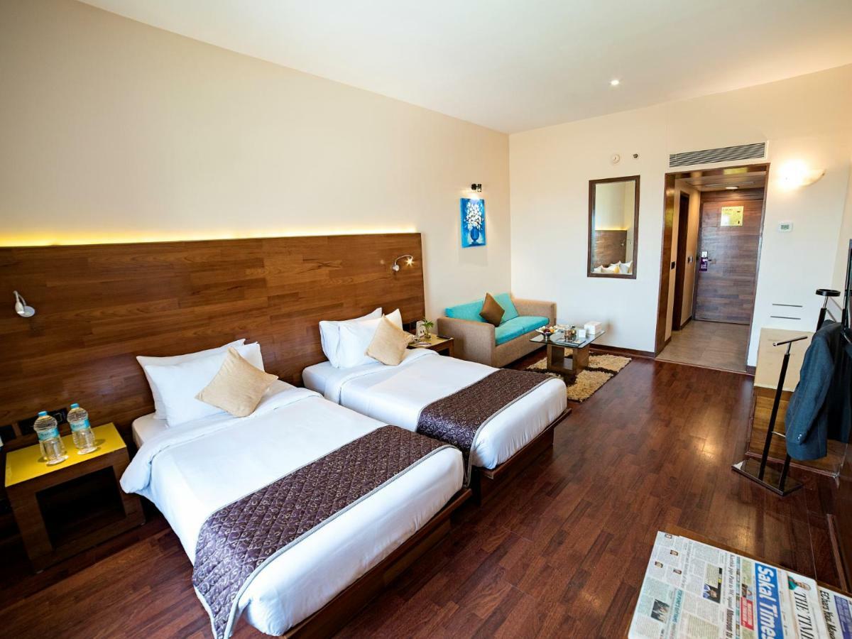 The Orchid Hotel Hinjewadi Pune Bagian luar foto Deluxe Room