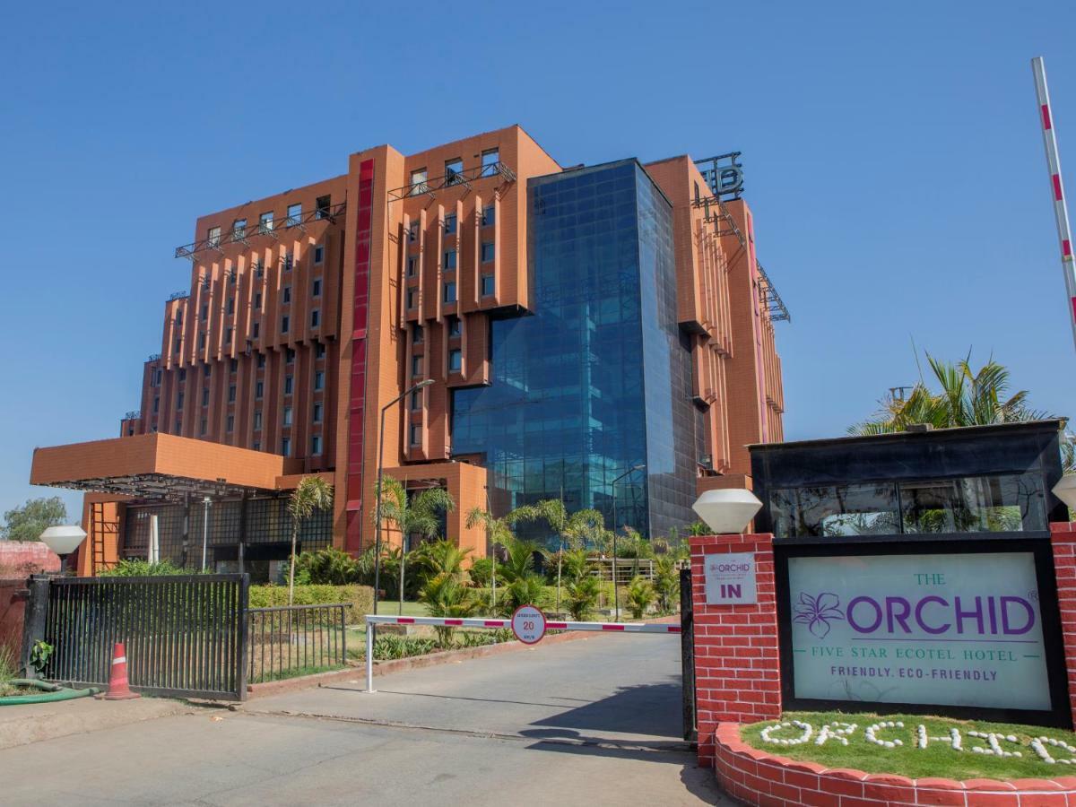 The Orchid Hotel Hinjewadi Pune Bagian luar foto Orchid Hospital