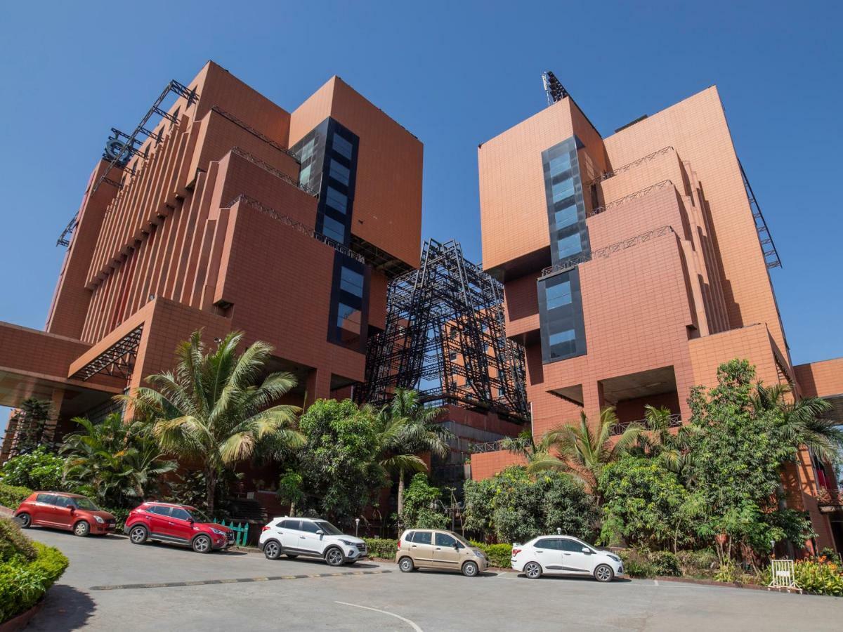 The Orchid Hotel Hinjewadi Pune Bagian luar foto The National University of Singapore