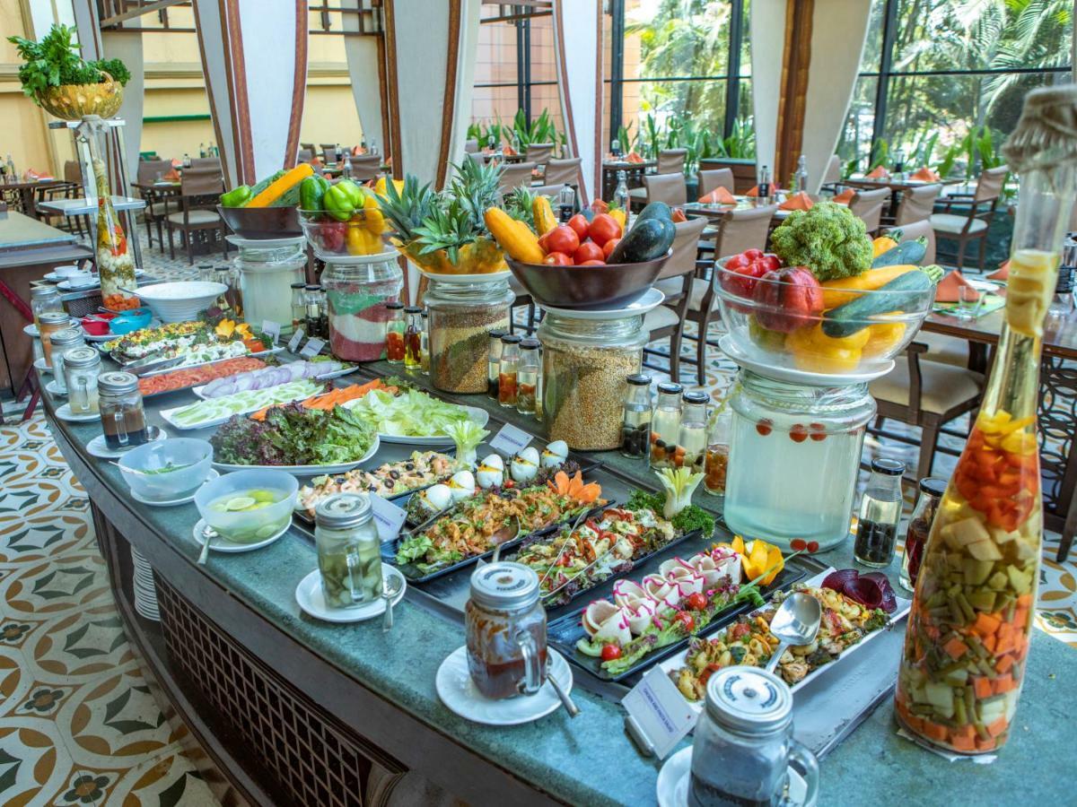 The Orchid Hotel Hinjewadi Pune Bagian luar foto A salad bar