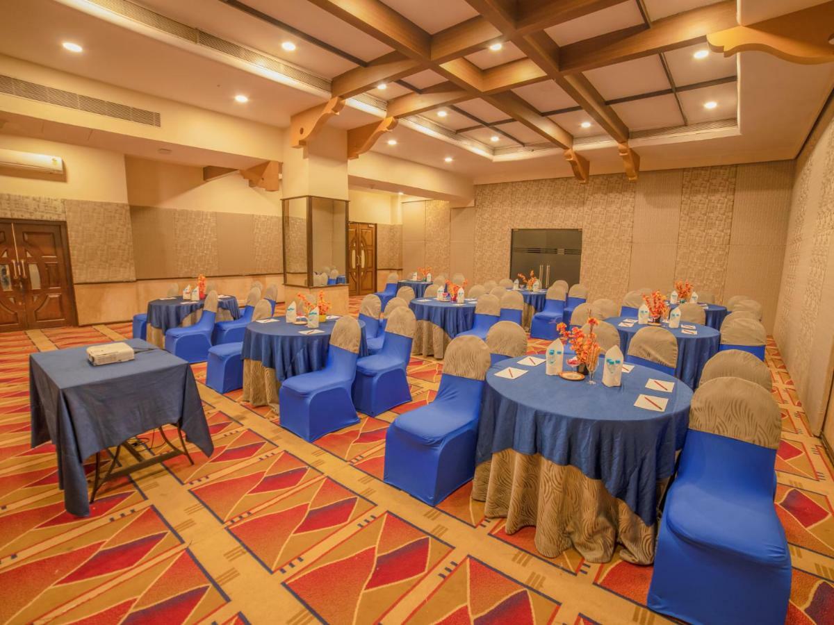 The Orchid Hotel Hinjewadi Pune Bagian luar foto The Royal