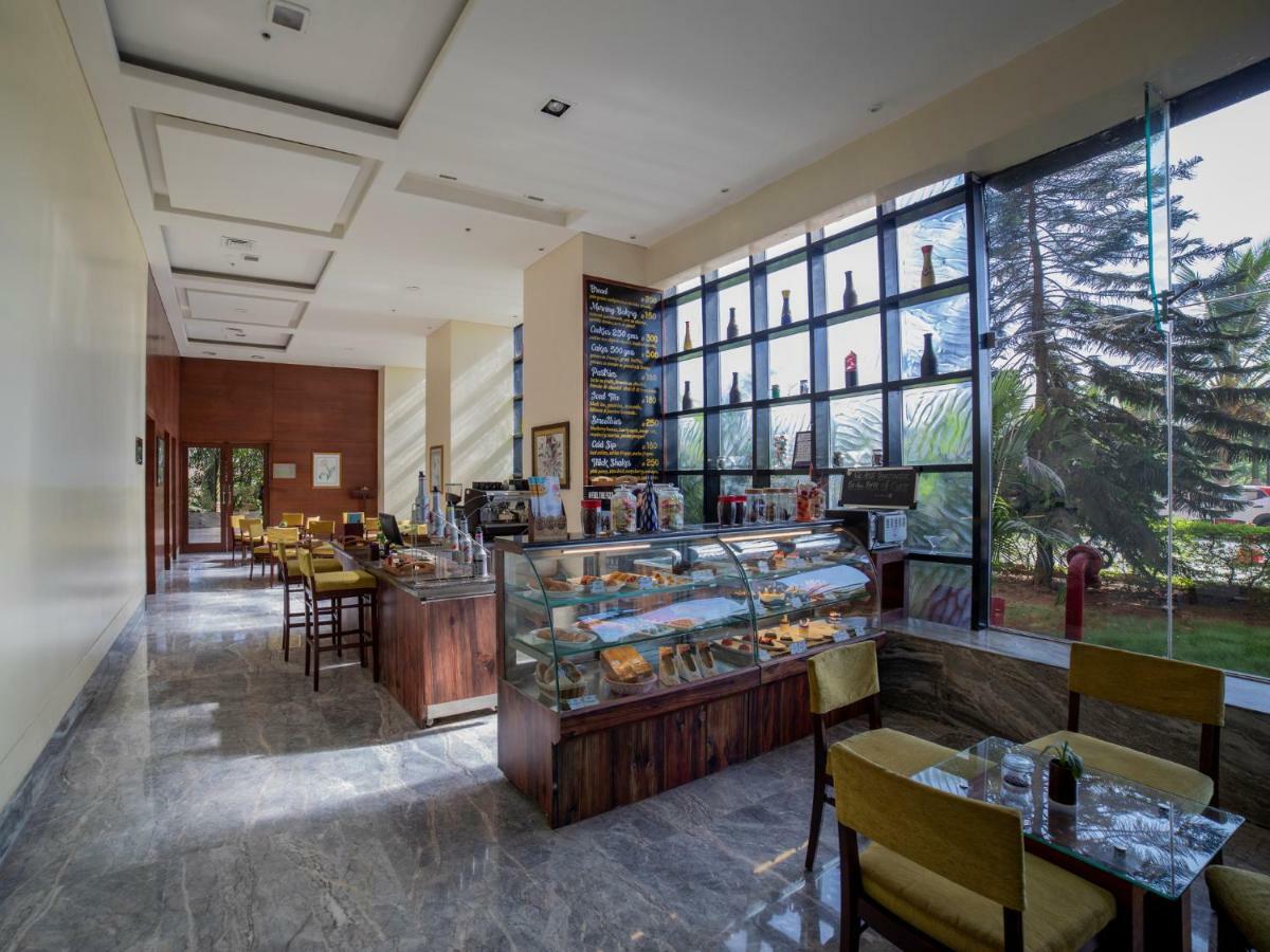 The Orchid Hotel Hinjewadi Pune Bagian luar foto The lobby lounge
